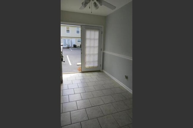 Building Photo - 1423 Ashley River Rd