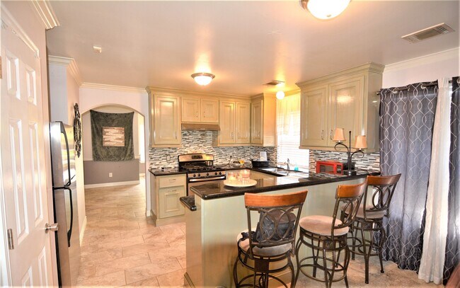 Foto del edificio - 7423 River Pines Dr