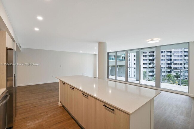 Foto del edificio - 1500 Bay Rd