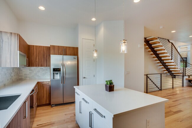 Foto del edificio - 2248 W Powers Ave
