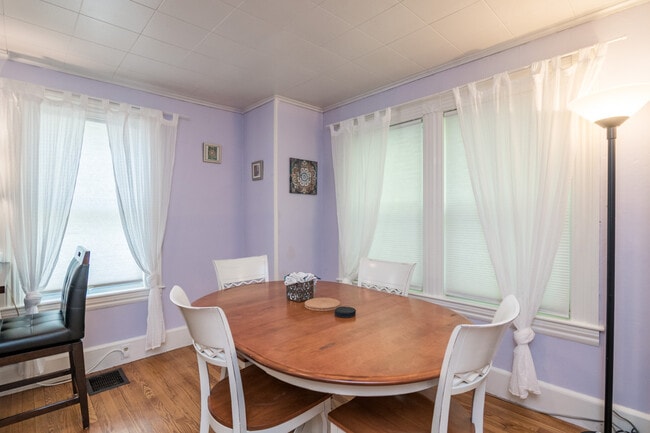 dining area - 5 Greenwood Ct