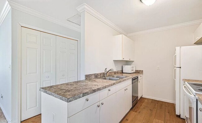 Foto del edificio - 2 br, 2 bath Duplex - 17356 Ithaca Drive