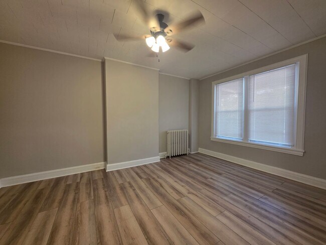 Foto del edificio - 1024 N Adams St