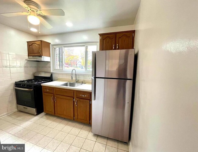 Building Photo - 5028 Roseld Ct