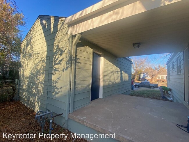 Building Photo - 2 br, 1 bath House - 43 E 50th St N