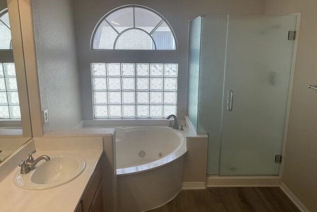 Foto del edificio - 4416 Lilac Glen Dr