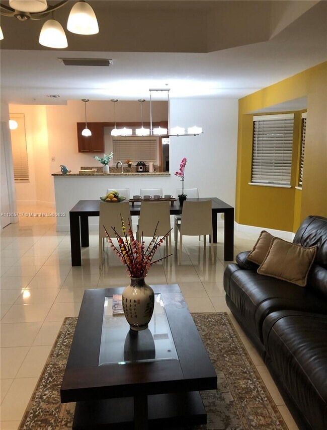 Foto del edificio - 18428 NE 27th Ct
