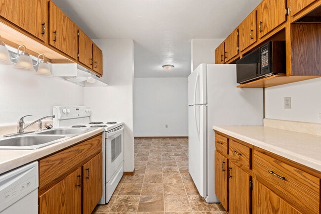 Building Photo - Orchard Estates