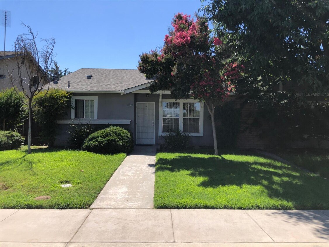 1161 6th Ave Dr, Kingsburg, CA 93631 House Rental in Kingsburg, CA