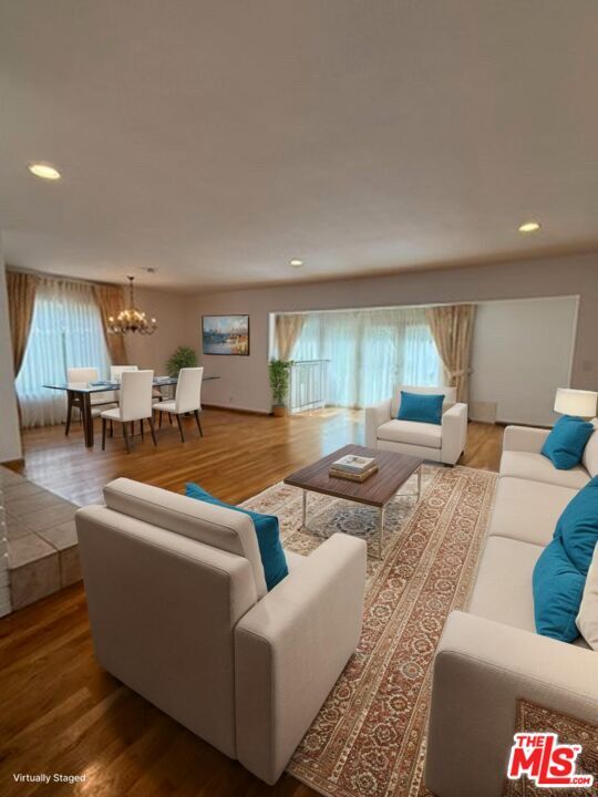 Foto del edificio - 1481 Benedict Canyon Drive