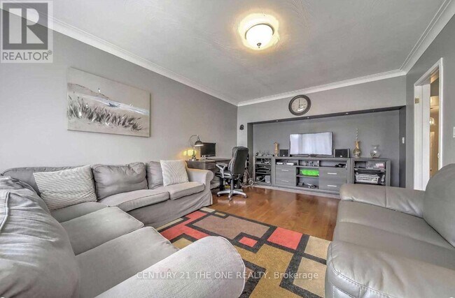 Building Photo - 45 Greyhound Dr