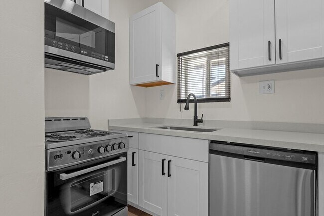 Building Photo - Brand NEW EVERYTHING!!. 2 bedroom in the h...