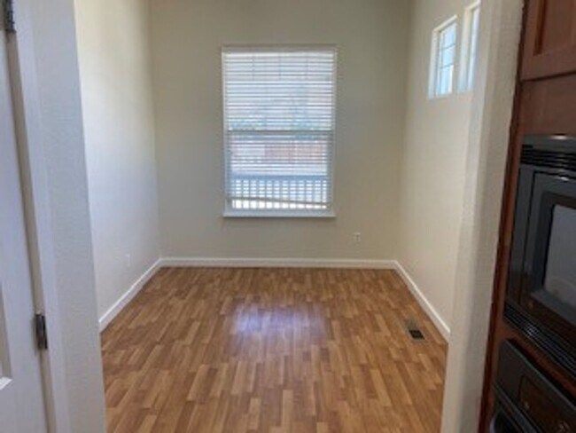 Building Photo - 1219 Turnberry Dr