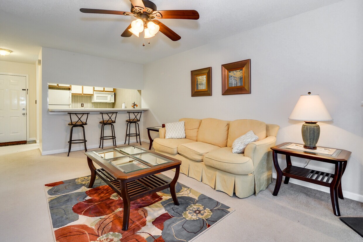 Primary Photo - 1410 Colony Place Dr