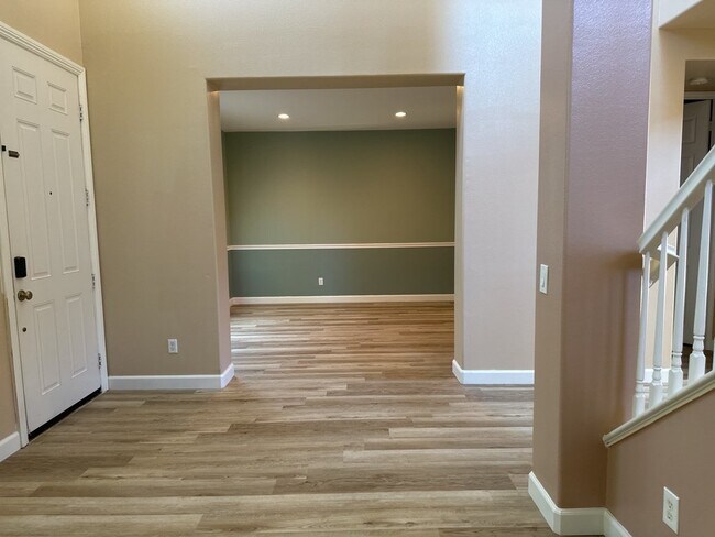 Building Photo - 3 Bedroom 2.5 Bath Home in Moreno Valley CA With Massive Backyard and Bonus Studio / Room in Gara...