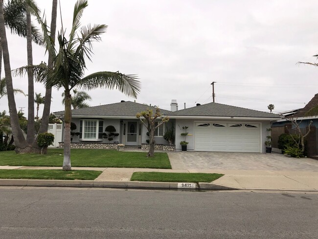 Building Photo - Rare custom home in South Huntington Beach...