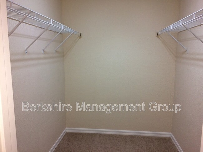 Building Photo - 1106 Brook Meadow Dr