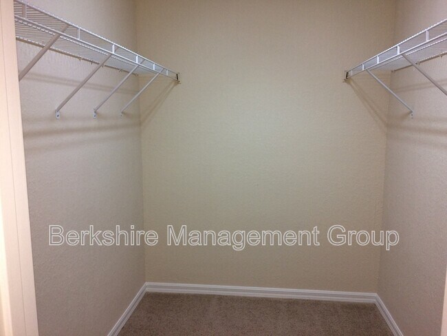 Foto del edificio - 1106 Brook Meadow Dr