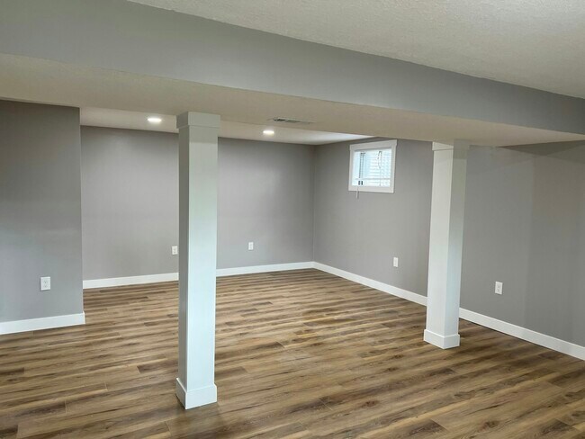 Foto del edificio - 2529 Ridge Ct
