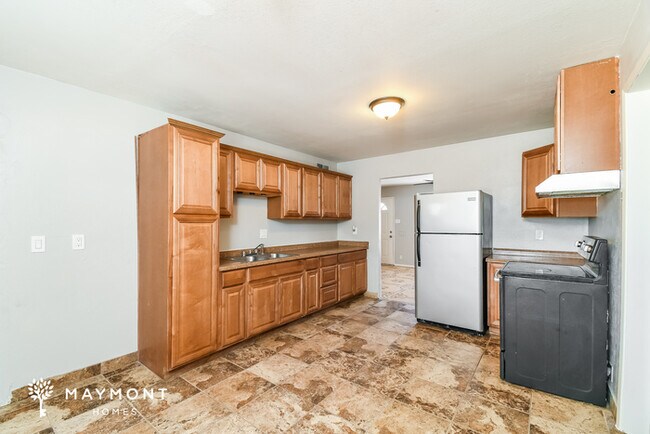Building Photo - 3938 W McLellan Blvd