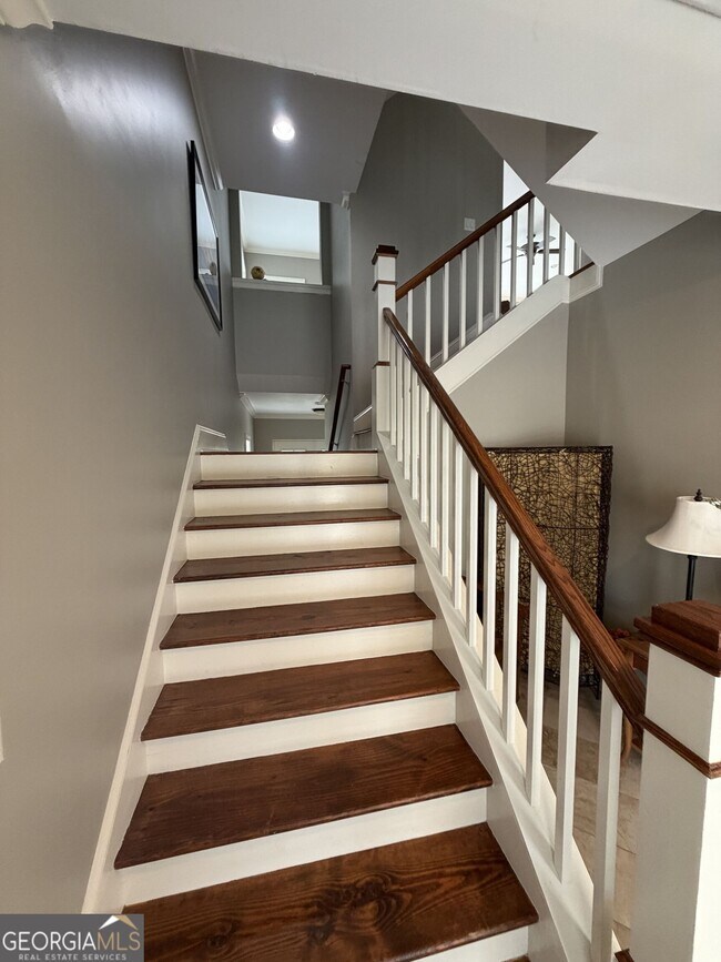 Foto del edificio - 102 Riverfront Cir