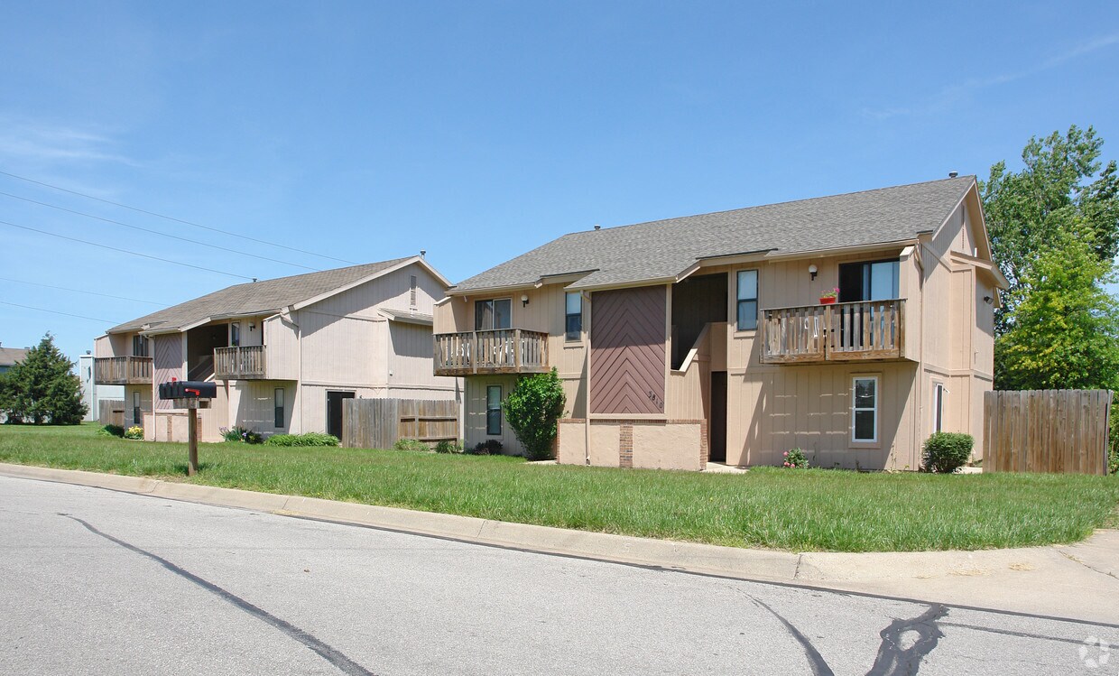 Primary Photo - 3810-3814 Overland Dr