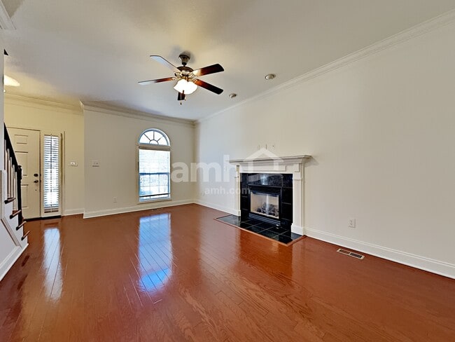 Building Photo - 3323 Grassy Pointe Ln