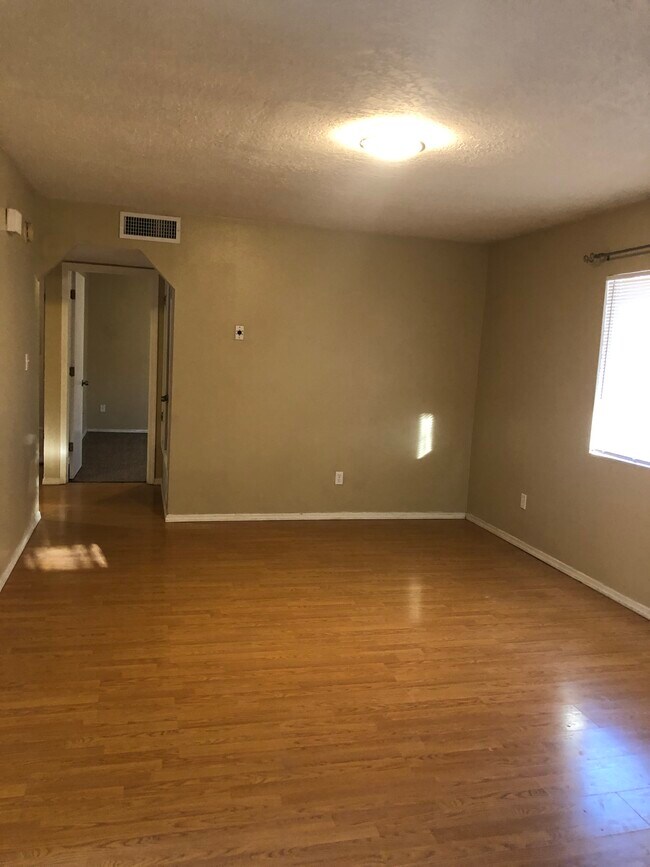 Foto del edificio - 337 Gorman Ave