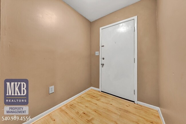Building Photo - 5260 Crossbow Cir