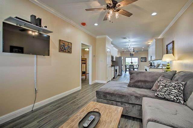 Building Photo - 272 Lakeview Dr