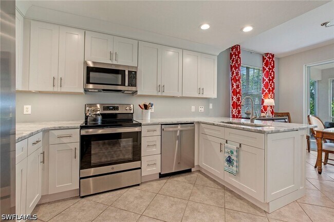 Foto del edificio - 22971 Rosedale Dr
