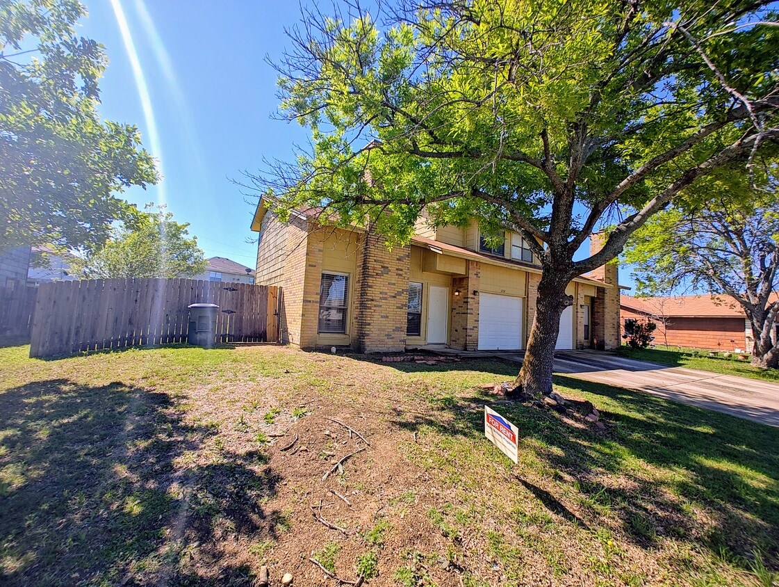 1232 Royal Crest Dr, Killeen, TX 76549 Townhome Rentals in Killeen TX