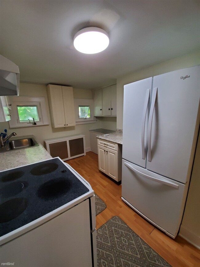 Building Photo - 1 br, 1 bath Condo - 92 Knapp St Unit 2