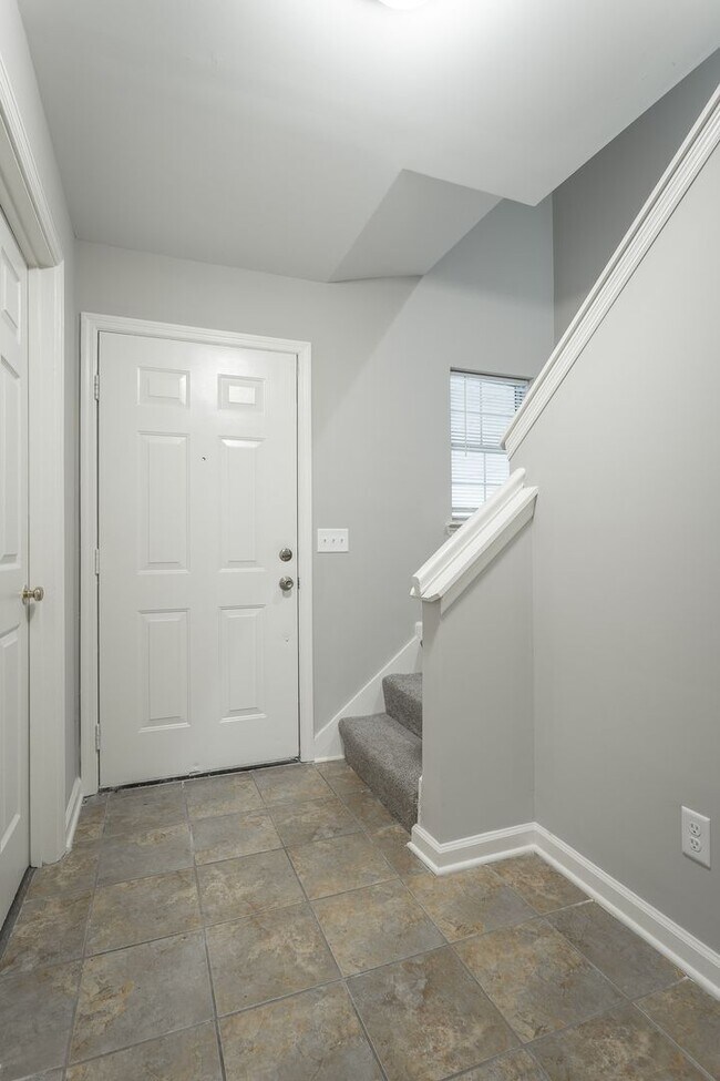 Foto del edificio - 2 Bedroom, 2 Bath townhome in East Brainerd!