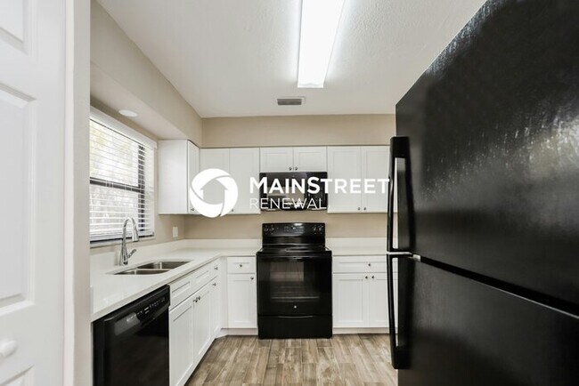 Foto del edificio - 3 Bedroom Pet-Friendly Home in St Petersburg, FL with Main Street Renewal