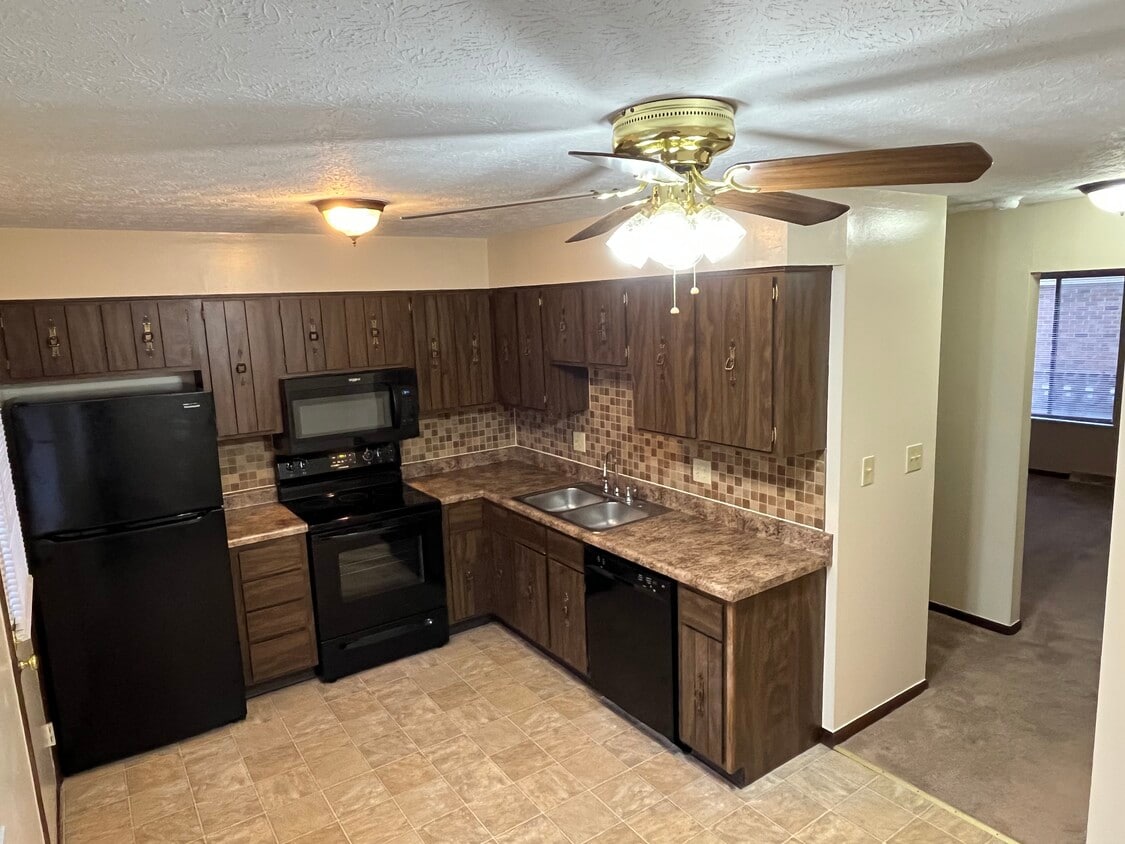 Primary Photo - 3184 Cedar Grove Pl S