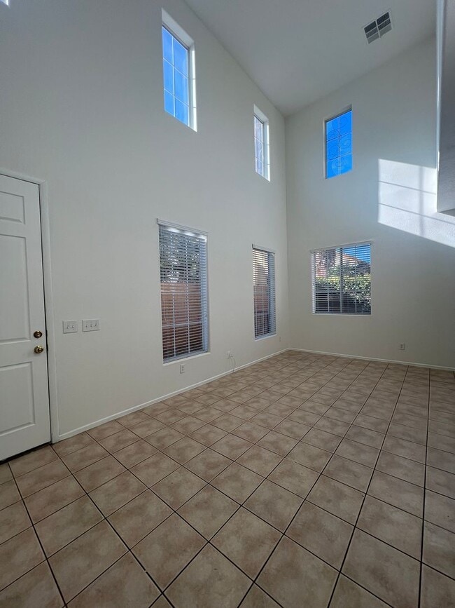 Foto del edificio - Stunning 3 bedroom home in a gated community!