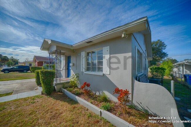 Foto del edificio - 925 17th St S