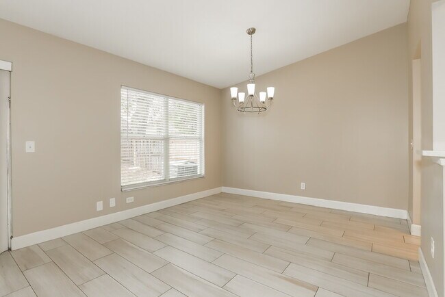 Building Photo - 1138 Hardwood Dr