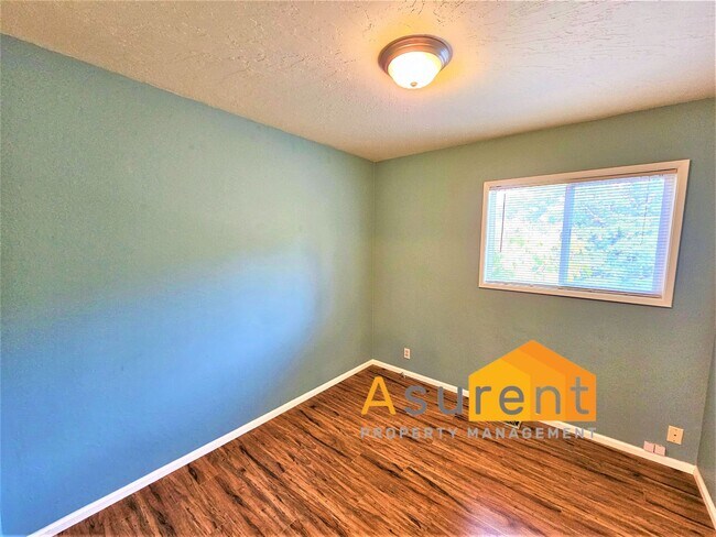 Building Photo - Lovely 3 Bedroom Home Available Now!