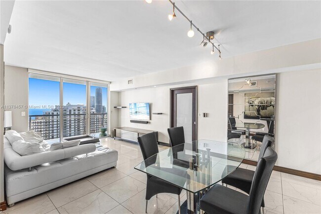 Foto del edificio - 325 S Biscayne Blvd