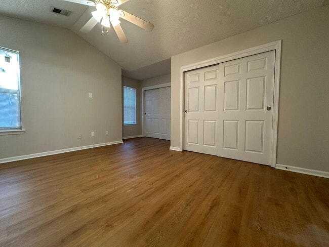 Foto del edificio - DIAMOND SPRINGS