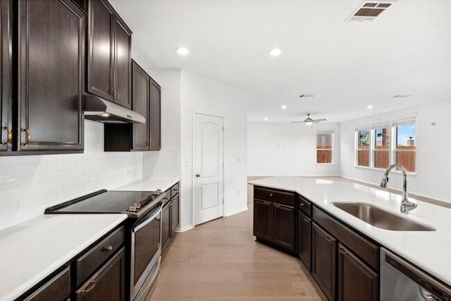 Building Photo - 7604 Peccary Dr