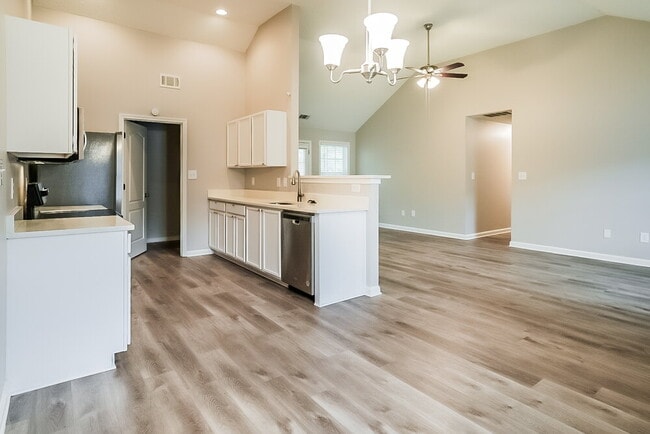 Building Photo - 4925 Brookwood Pl