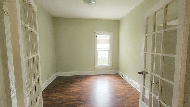 Foto del edificio - Charming Historic 2-Bedroom Home in Des Mo...