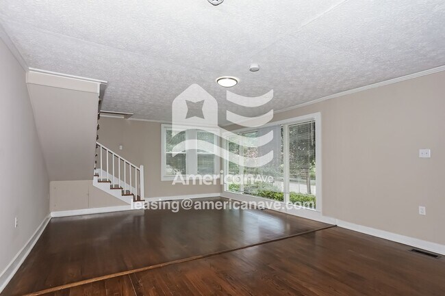 Foto del edificio - 2312 Golden Camp Rd