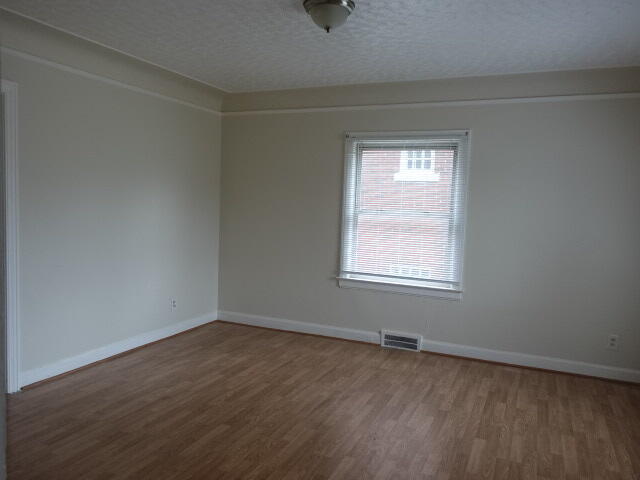 Foto del edificio - 8205 Outer Dr E