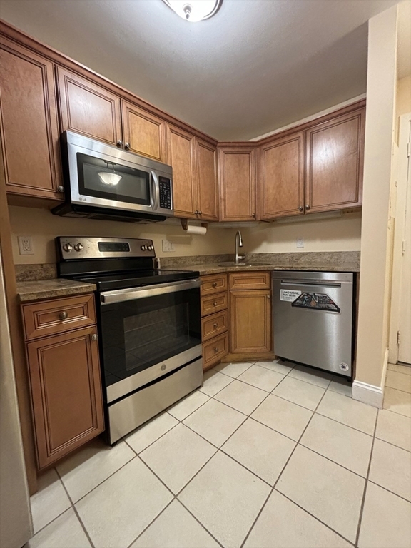 Building Photo - 100 Brookside Dr