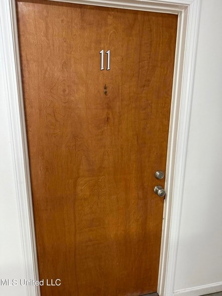 Photo - 212 E 2nd St House