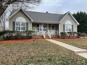 Building Photo - 4600 Prestbury Dr
